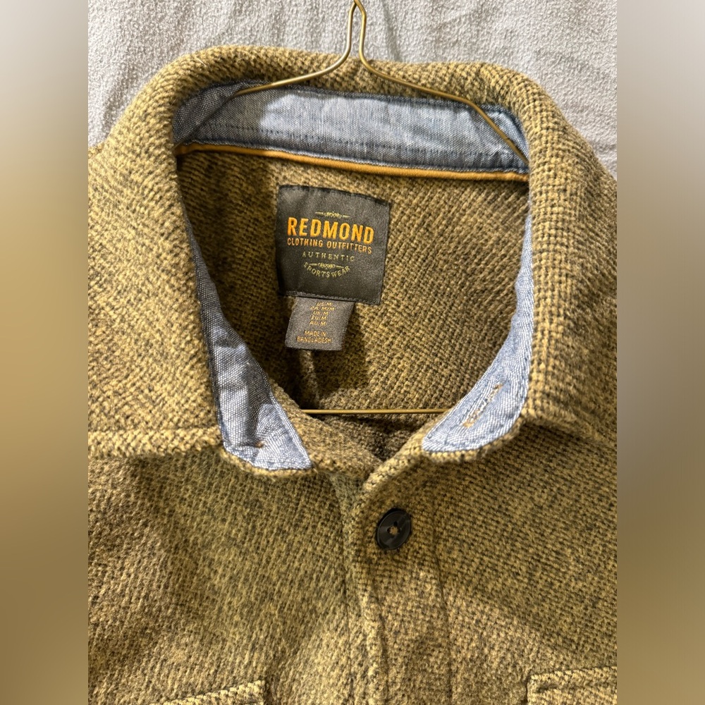Button down shirt - Picture 2 of 3